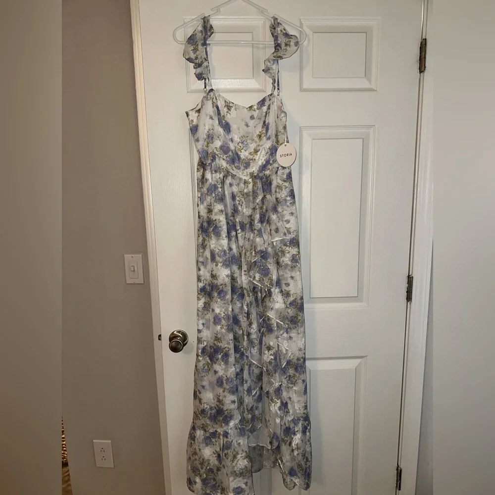 SOLD NWT BLUE AND WHITE FLORAL MAXI RUFFLE DRESS WITH SLIT - FORMAL DRESS - Picture 11 of 15